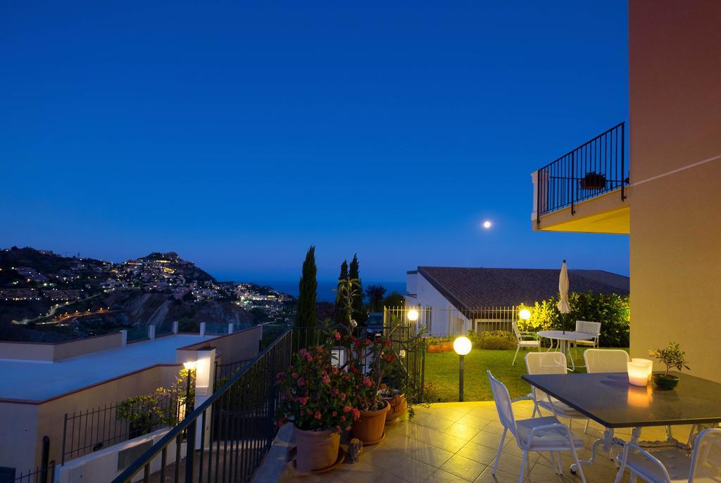 Casa Mathea Villa ตาออร์มินา ภายนอก รูปภาพ